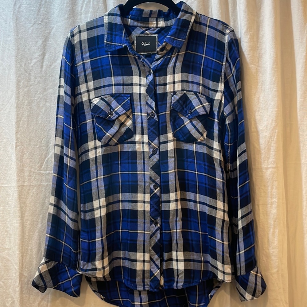 Rails button up